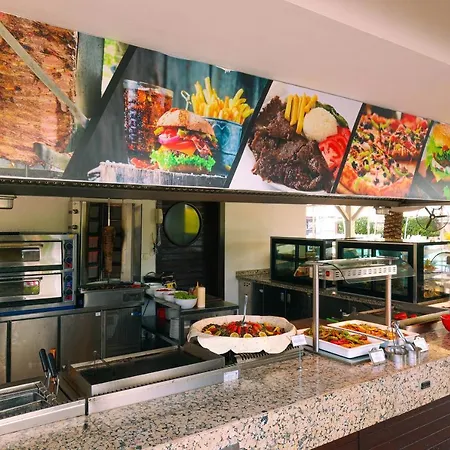 Üdülőközpont Crystal De Luxe & Kemer