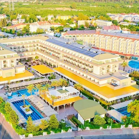 Üdülőközpont Crystal De Luxe & 5*